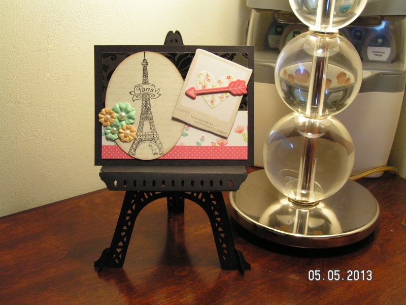Fancy Frames Easel with Postcard Artwork